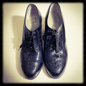 True Vintage Black Leather Lace-up Heels EUC